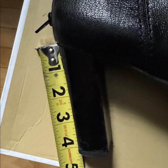 Stuart Weitzman Black Leather Ankle Boots 8M - Picture 10 of 11